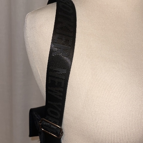 NWT Botkier New York Trigger Backpack Black - Picture 4 of 9